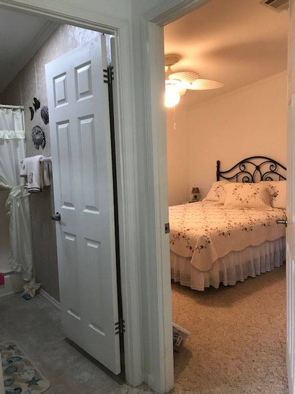 Lake Wales, FL Mobile Home for Sale located at 406 Caymen Drive Lake